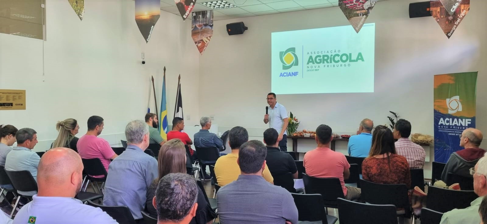 Alimentação Escolar é tema de reunião na ACIANF